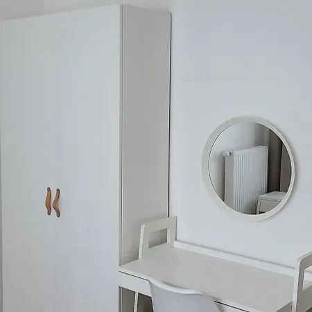 Lovely One-Bedroom Condo With Patio. Warsaw Exterior photo